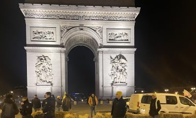 Agricoltori Francia arco di trionfo Parigi foto da X coordination rurale