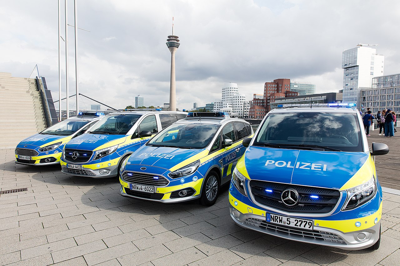 Polizia Germania tedesca auto wikimedia commons