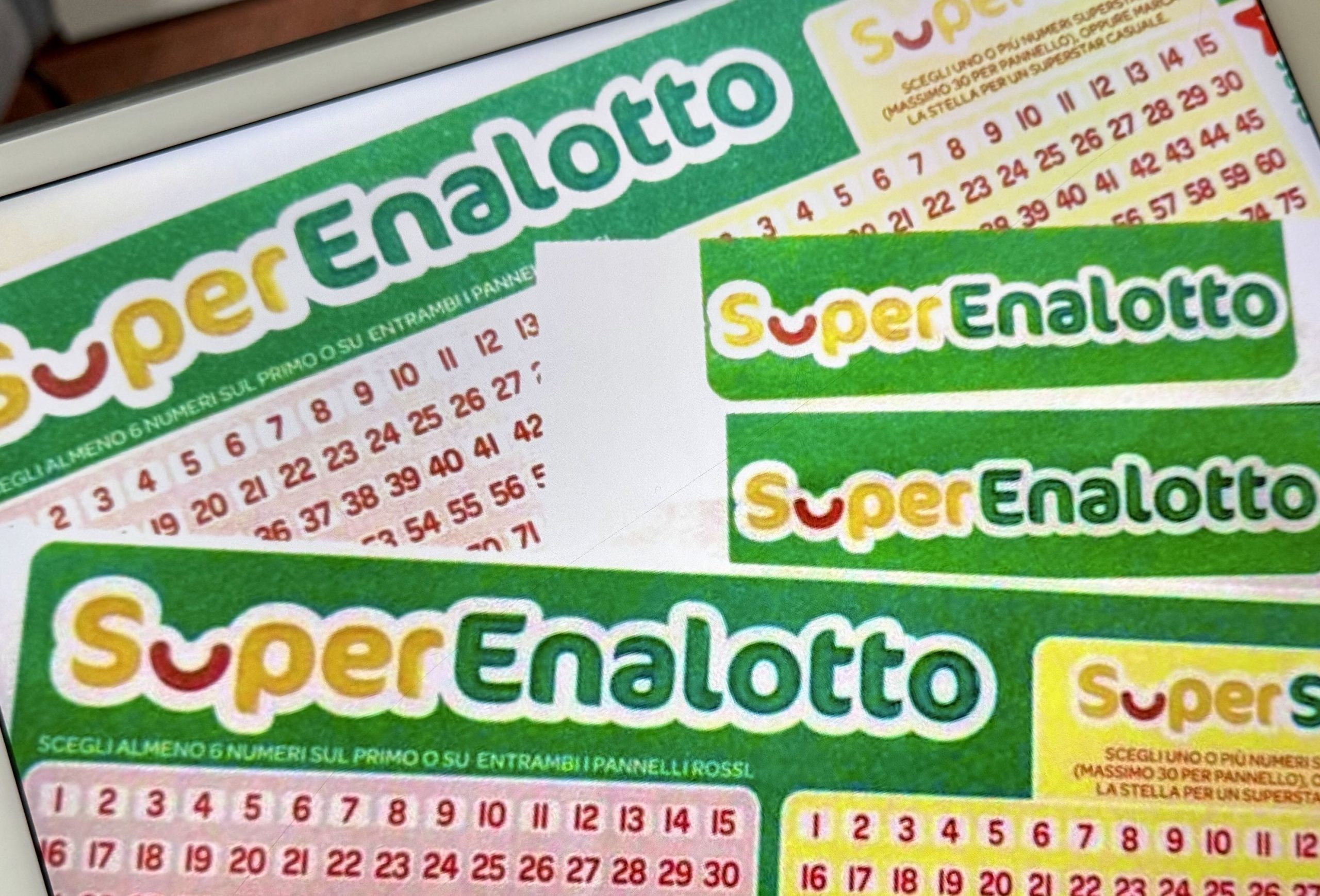 Superenalotto lotto schedina foto mia da iPad