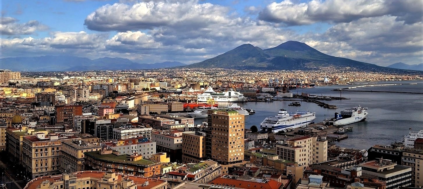 Napoli wikimedia commons