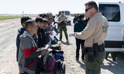 Migranti usa illegali polizia confine usa Messico da https://itoldya420.getarchive.net/amp/media/february-20-2019-a-large-group-of-migranti-were-4ddaf1