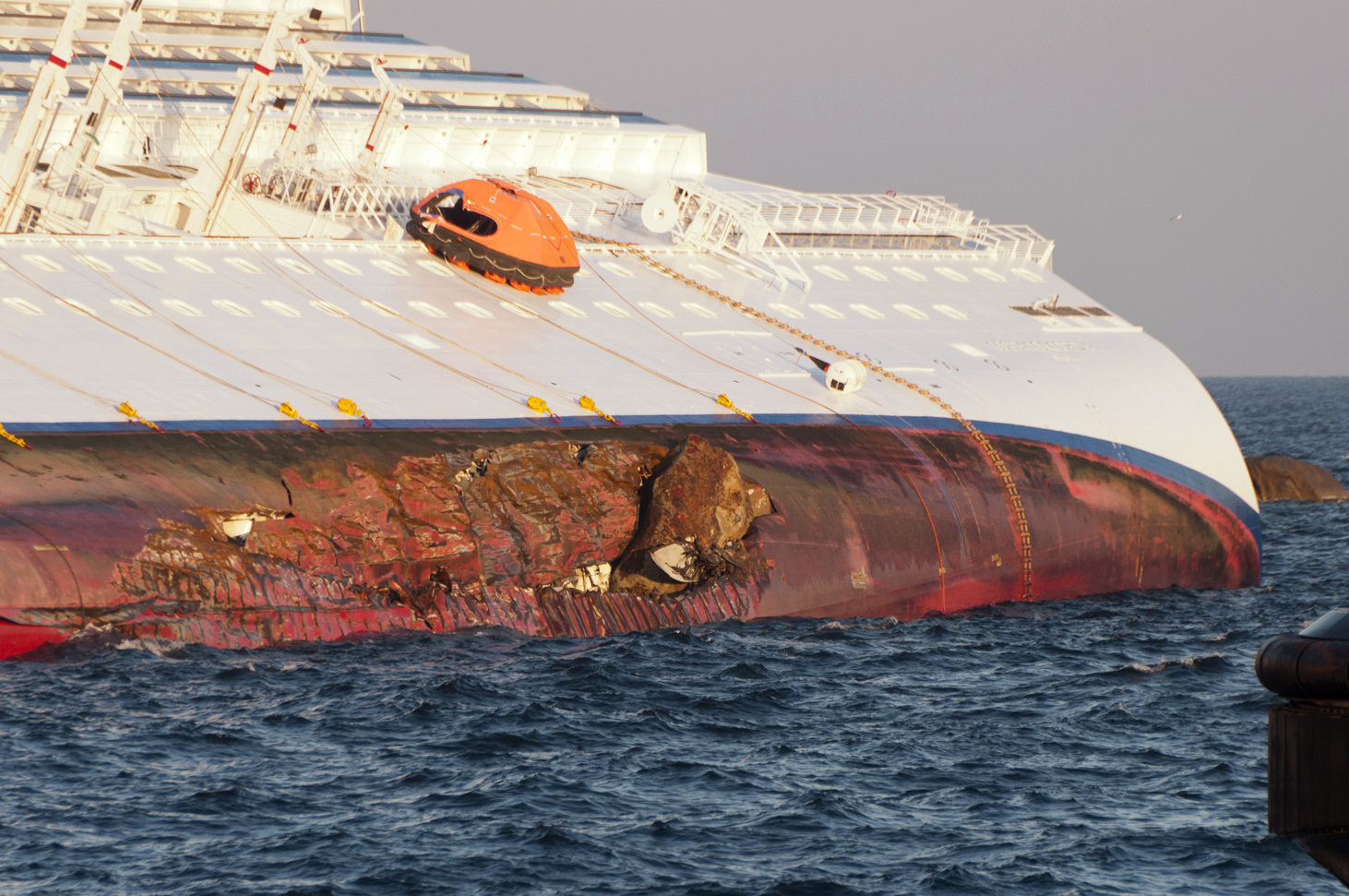 Costa Concordia naufragio schettino wikimedia commons