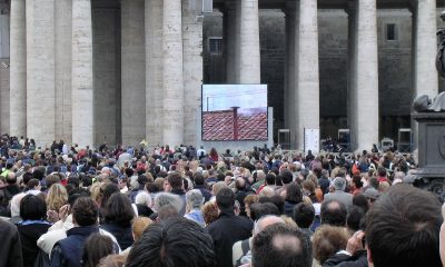 Conclave piazza San Pietro Vaticano wikimedia commons